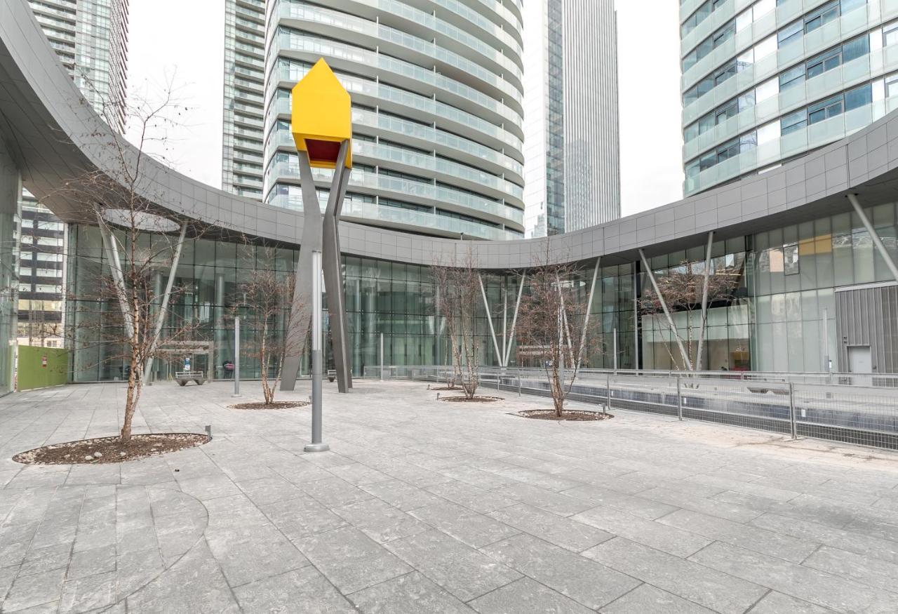 Marvelous Apartments In The Heart Of Toronto Exterior photo