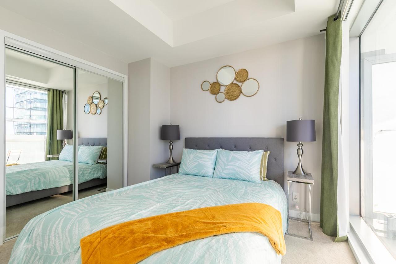 Marvelous Apartments In The Heart Of Toronto Exterior photo